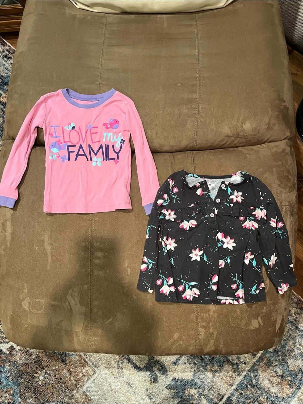 Girls lot of 3T clothing. Shirts, pjs, leggings/pants.